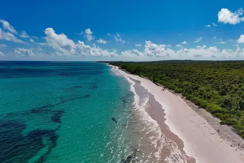 35 Acres Bannerman Town Eleuthera BS