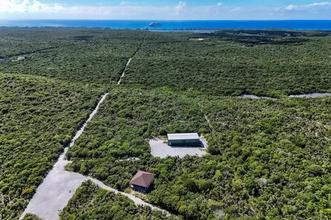 35 Acres Bannerman Town Eleuthera BS