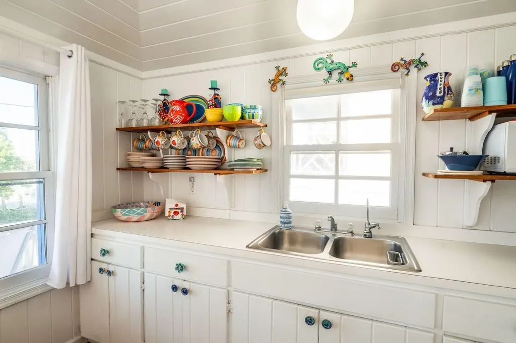 Baystreet Tellin Abaco BS