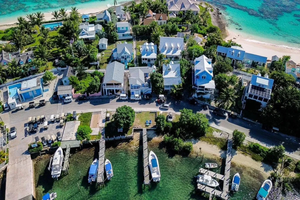 Baystreet Tellin Abaco BS