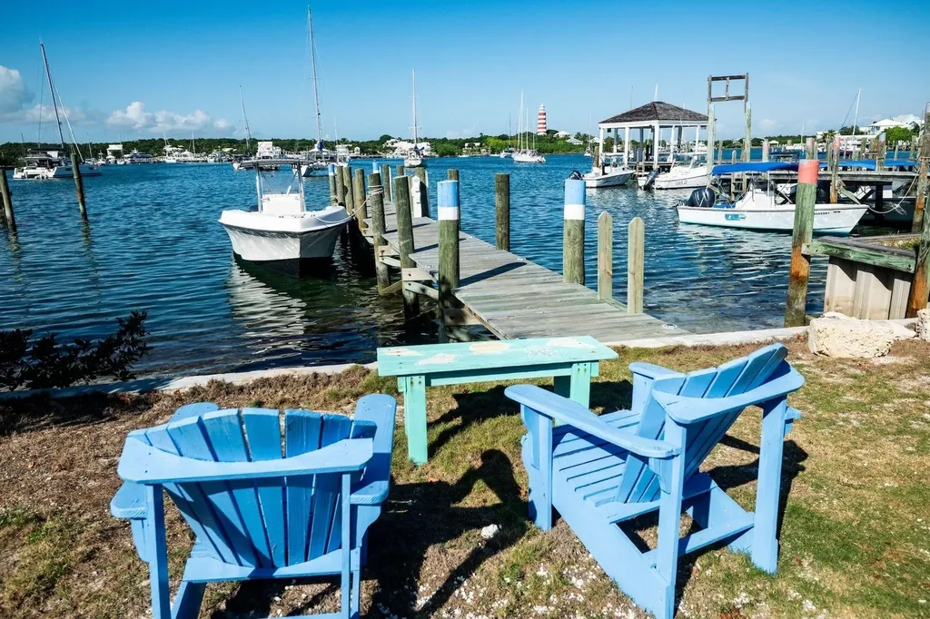 Baystreet Tellin Abaco BS