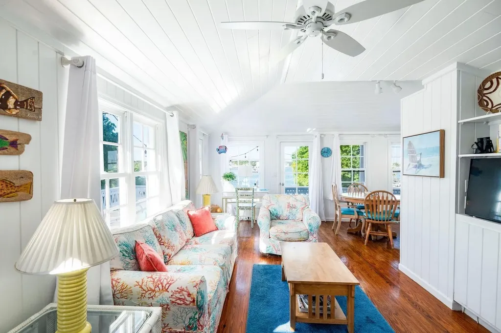 Baystreet Tellin Abaco BS