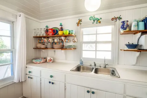 Baystreet Tellin Abaco BS