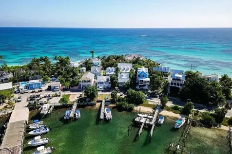 Baystreet Tellin Abaco BS