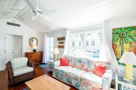 Baystreet Tellin Abaco BS