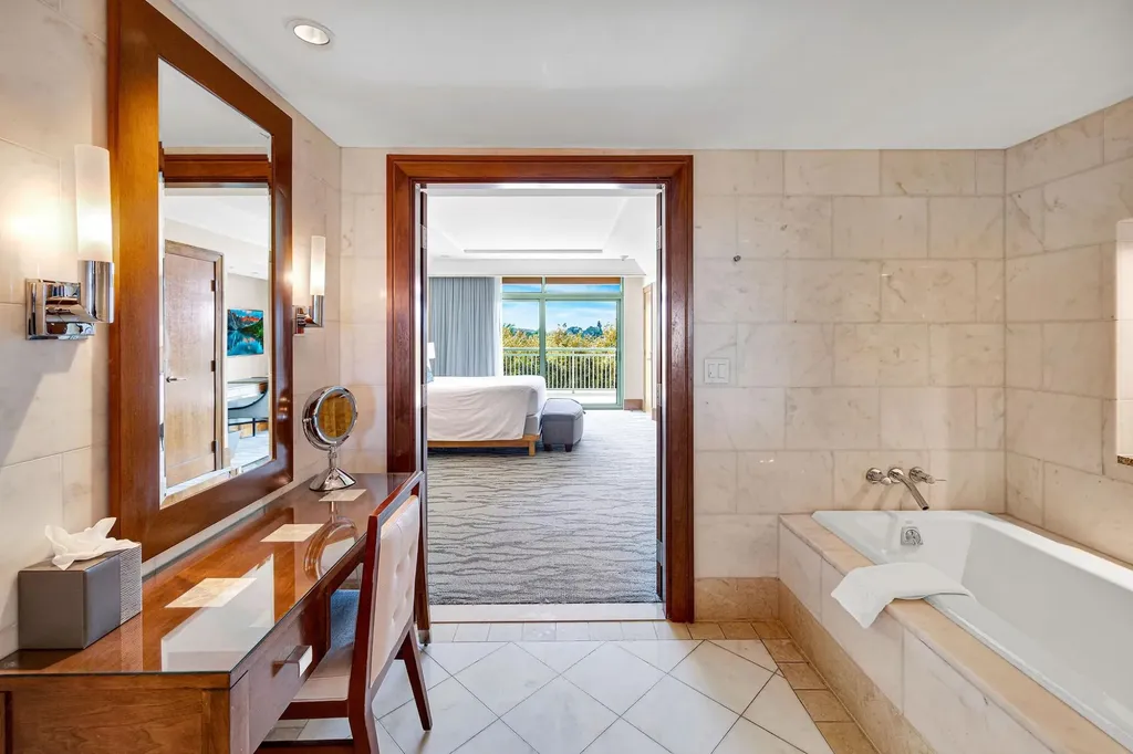 The Reef, Atlantis New Providence Paradise Island BS