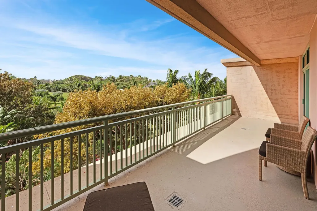 The Reef, Atlantis New Providence Paradise Island BS