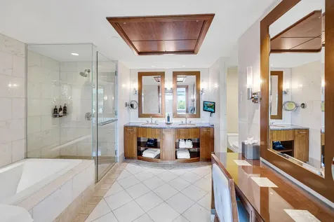 The Reef, Atlantis New Providence Paradise Island BS