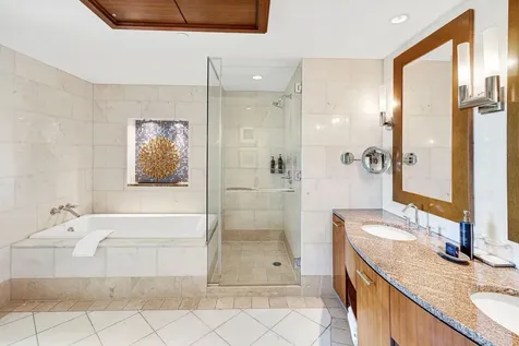 The Reef, Atlantis New Providence Paradise Island BS