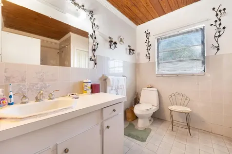 243 Dorsetteville Sect. 3 New Providence Paradise Island BS