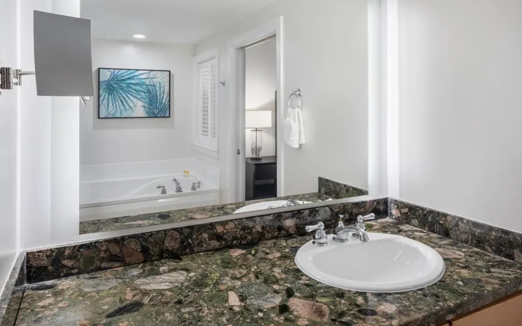 Harbourside Marina, Pi New Providence Paradise Island BS