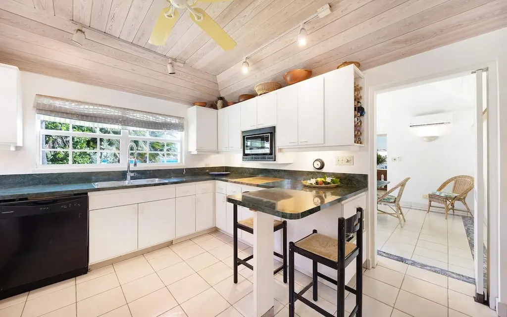 Senza Nome, Double Bay Eleuthera BS