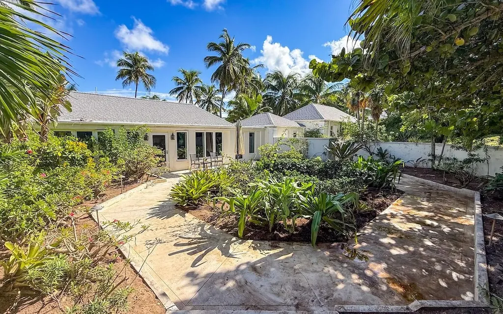 Senza Nome, Double Bay Eleuthera BS