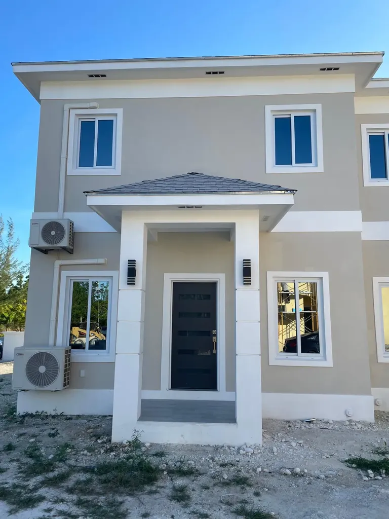 Seahorse Blvd., South Oce 11 New Providence Paradise Island BS