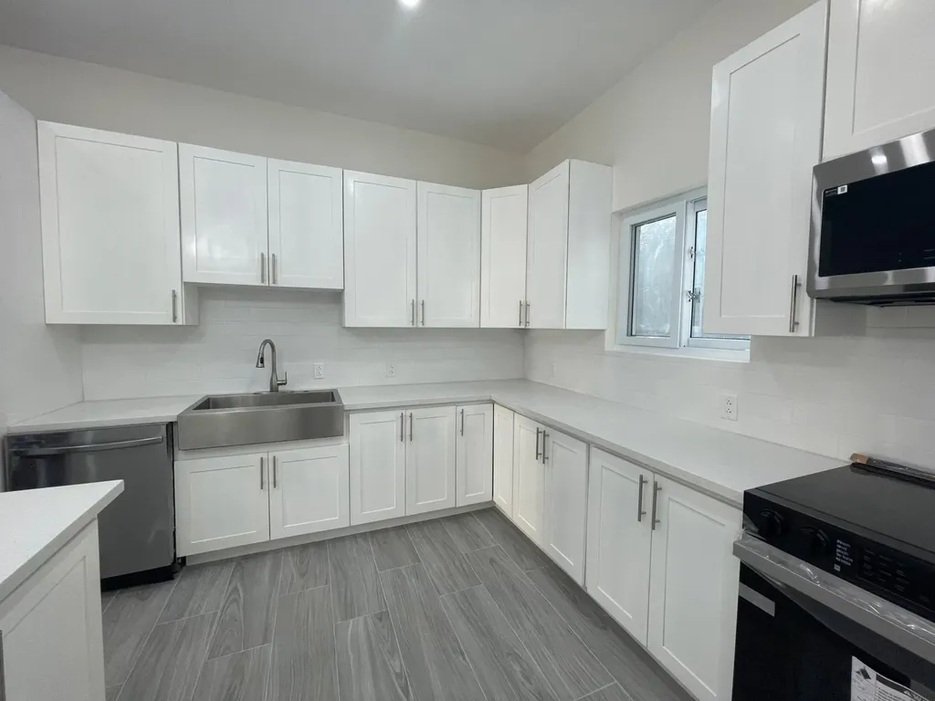 Seahorse Blvd., South Oce 11 New Providence Paradise Island BS