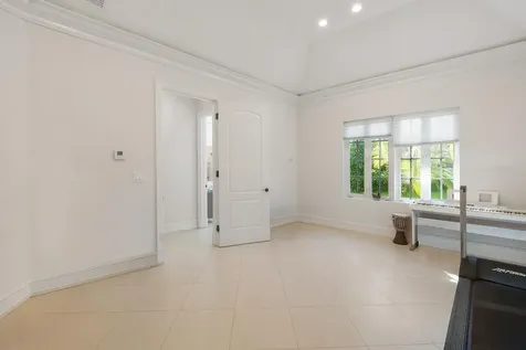 Beach Island 11b New Providence Paradise Island BS