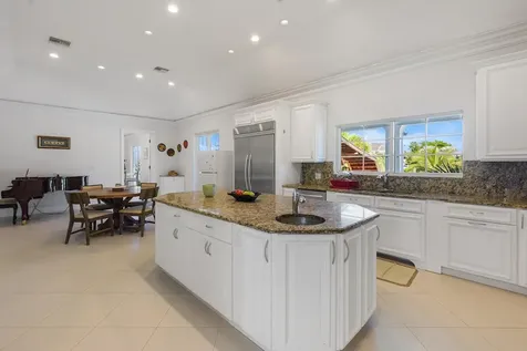 Beach Island 11b New Providence Paradise Island BS