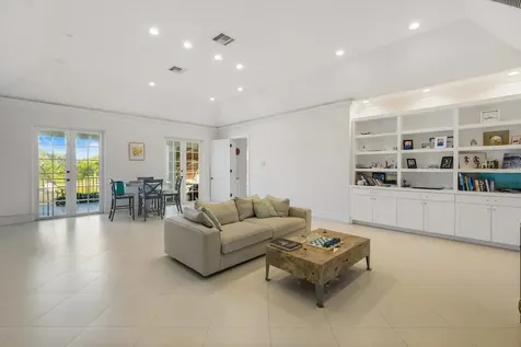 Beach Island 11b New Providence Paradise Island BS