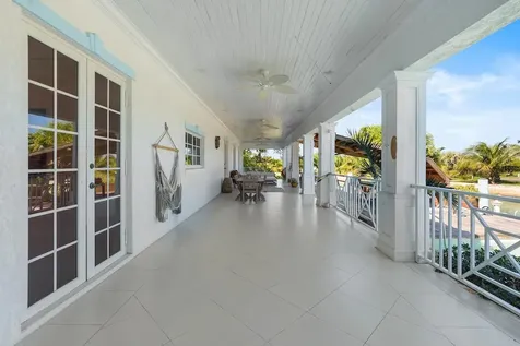 Beach Island 11b New Providence Paradise Island BS