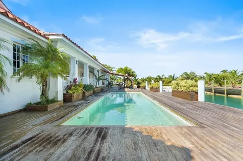 Beach Island 11b New Providence Paradise Island BS