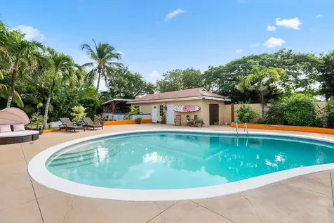 Bougainvillea Avenue 13 New Providence Paradise Island BS