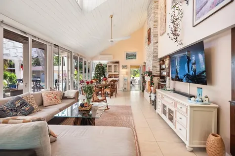 Bougainvillea Avenue 13 New Providence Paradise Island BS