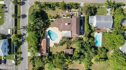 Bougainvillea Avenue 13 New Providence Paradise Island BS