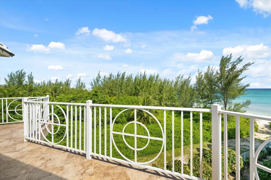 Love Beach Walk Penthouse New Providence Paradise Island BS