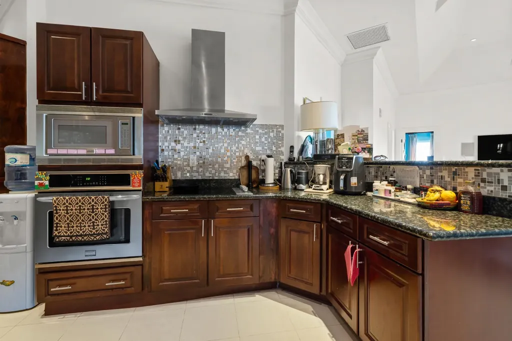 Caves Heights New Providence Paradise Island BS