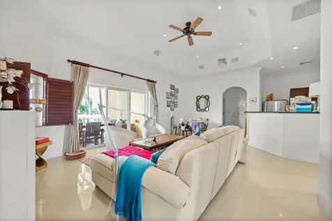 Caves Heights New Providence Paradise Island BS