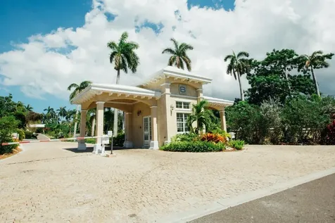 Balmoral Office New Providence Paradise Island BS