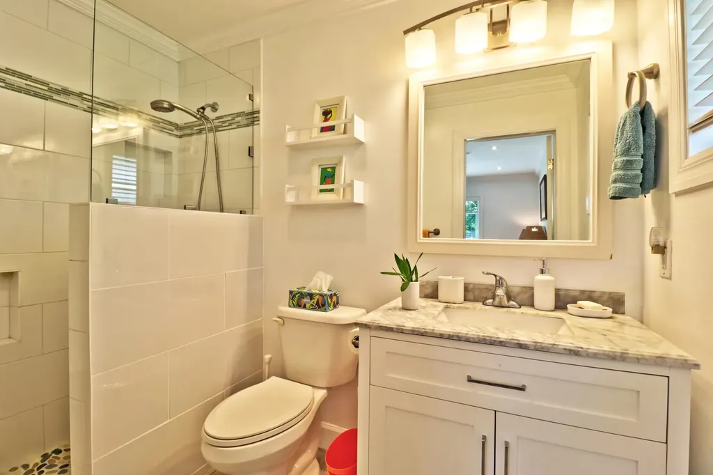 Sea Bean, Beach Villas Abaco BS