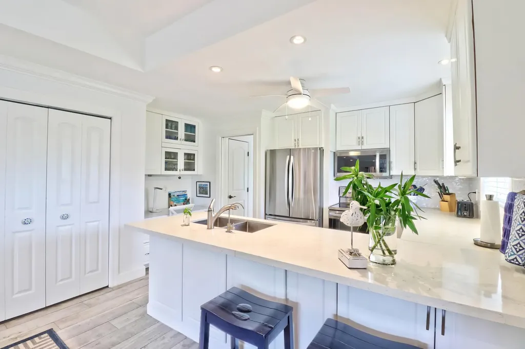 Sea Bean, Beach Villas Abaco BS