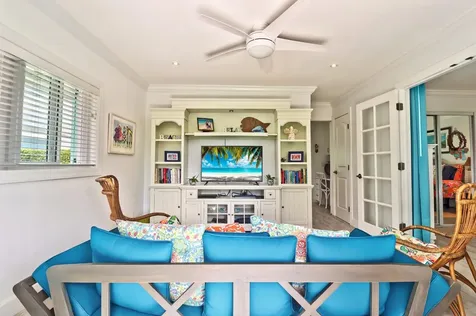 Sea Bean, Beach Villas Abaco BS