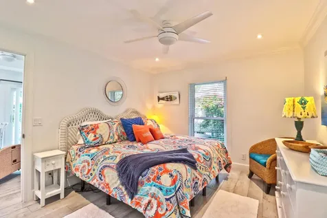 Sea Bean, Beach Villas Abaco BS