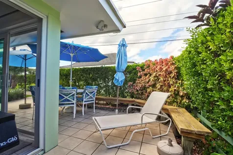 Sea Bean, Beach Villas Abaco BS