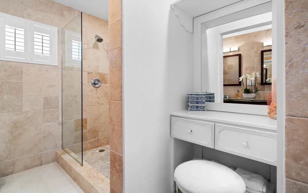 7b Caves Point New Providence Paradise Island BS