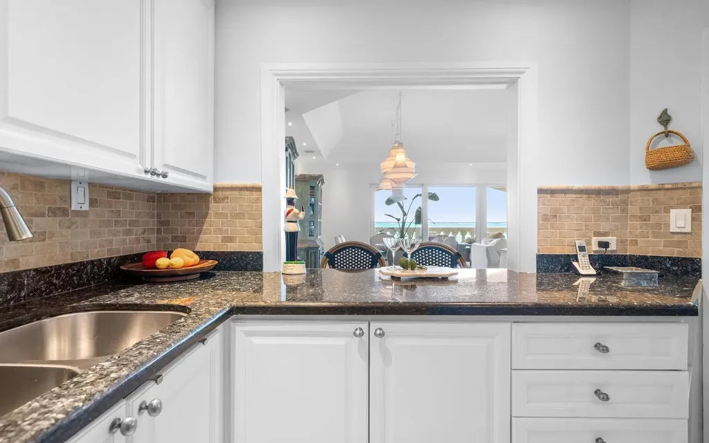 7b Caves Point New Providence Paradise Island BS