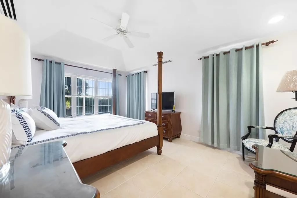 Ocean Cliff Condo New Providence Paradise Island BS