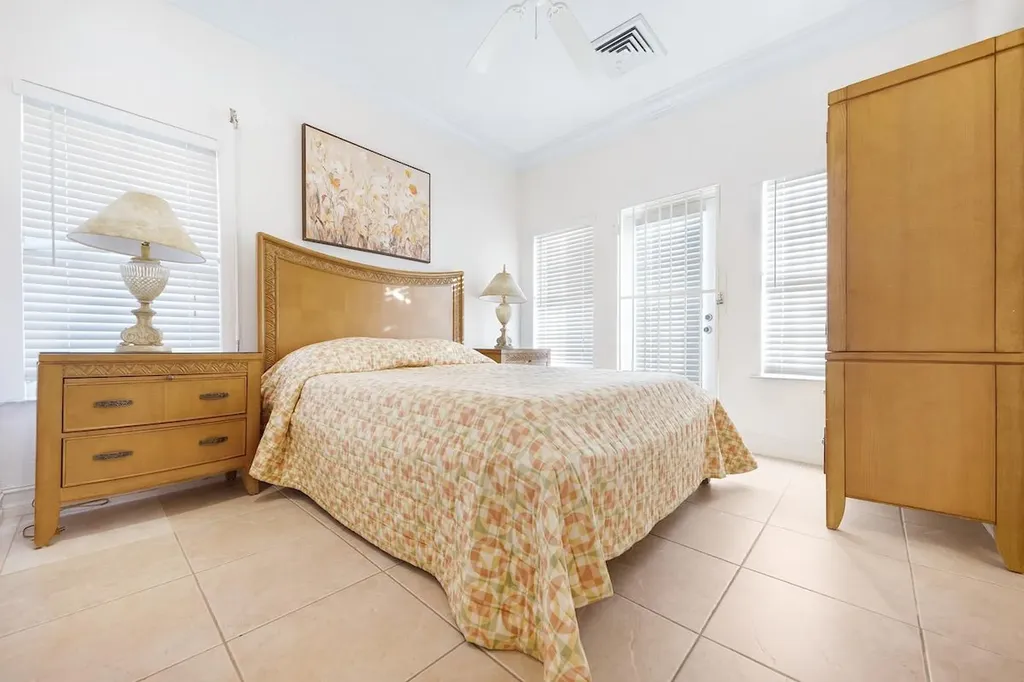 Ocean Cliff Condo New Providence Paradise Island BS