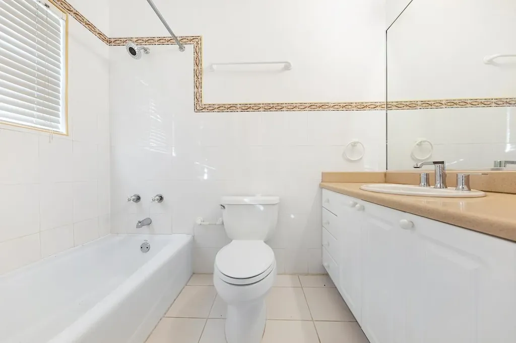 Ocean Cliff Condo New Providence Paradise Island BS