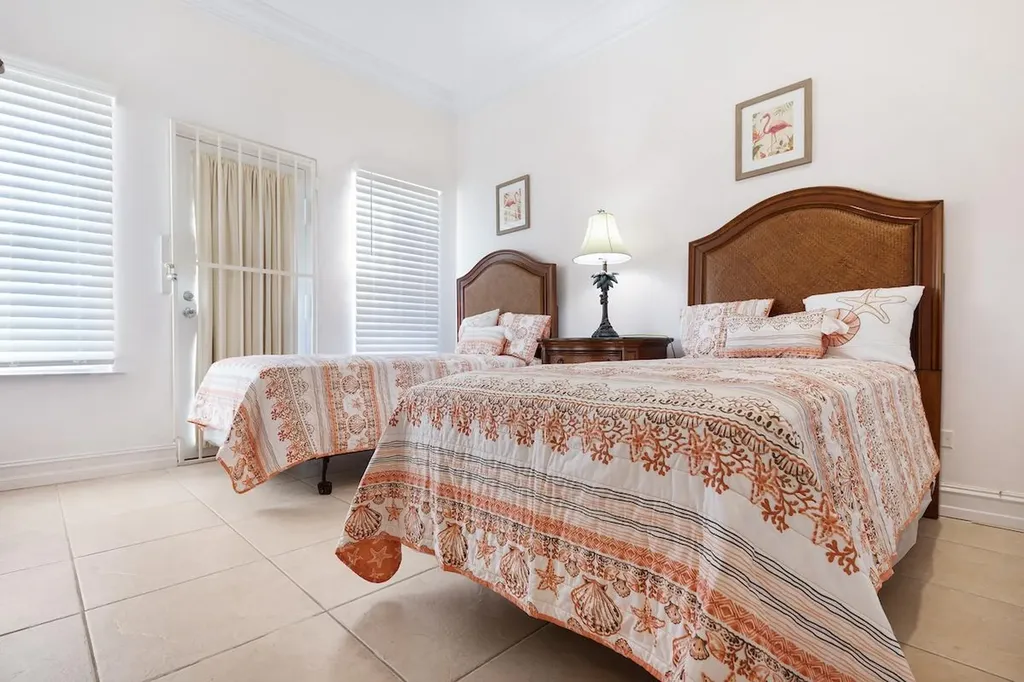 Ocean Cliff Condo New Providence Paradise Island BS