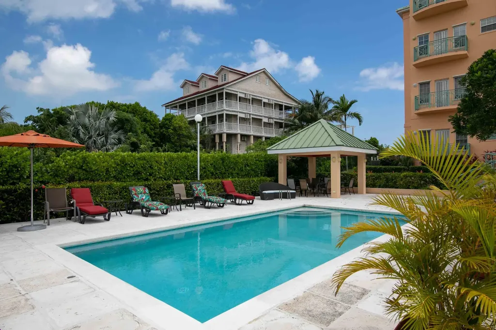 Ocean Cliff Condo New Providence Paradise Island BS