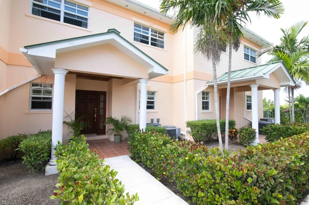 Ocean Cliff Condo New Providence Paradise Island BS