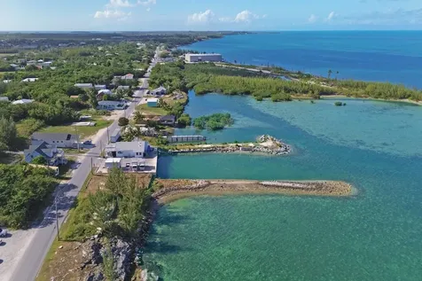 Dundas Town Waterfront Lo Abaco BS