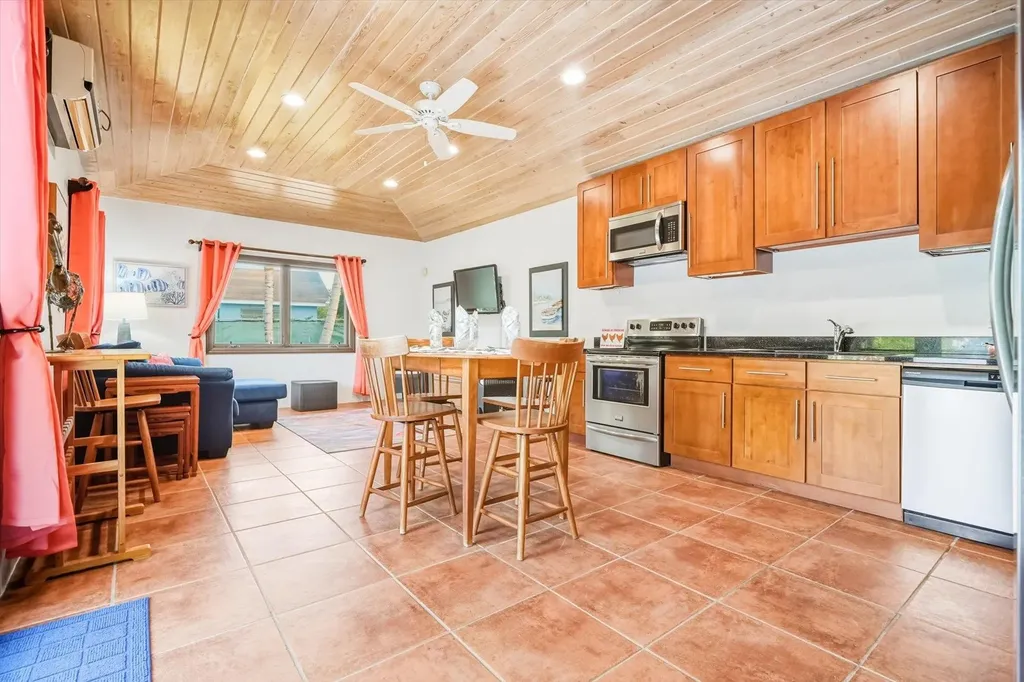 Pineseed Road 15 New Providence Paradise Island BS