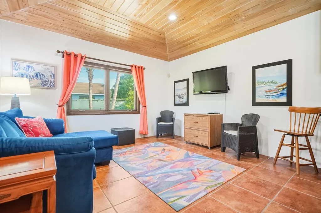 Pineseed Road 15 New Providence Paradise Island BS