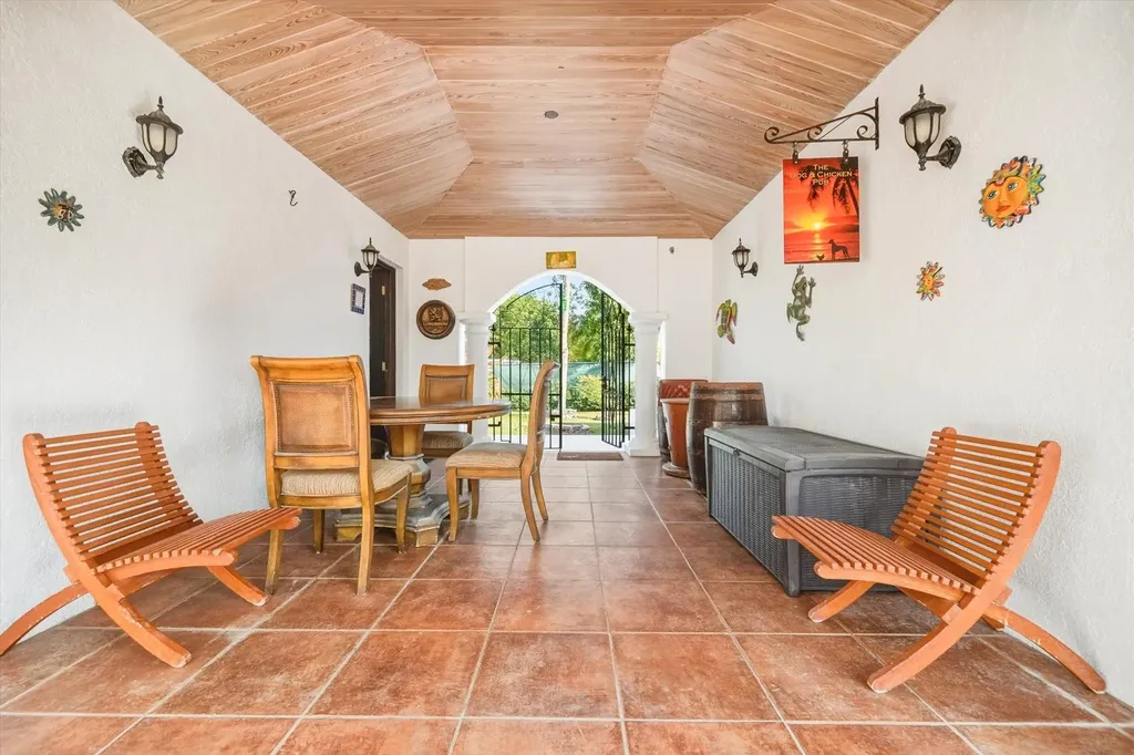 Pineseed Road 15 New Providence Paradise Island BS