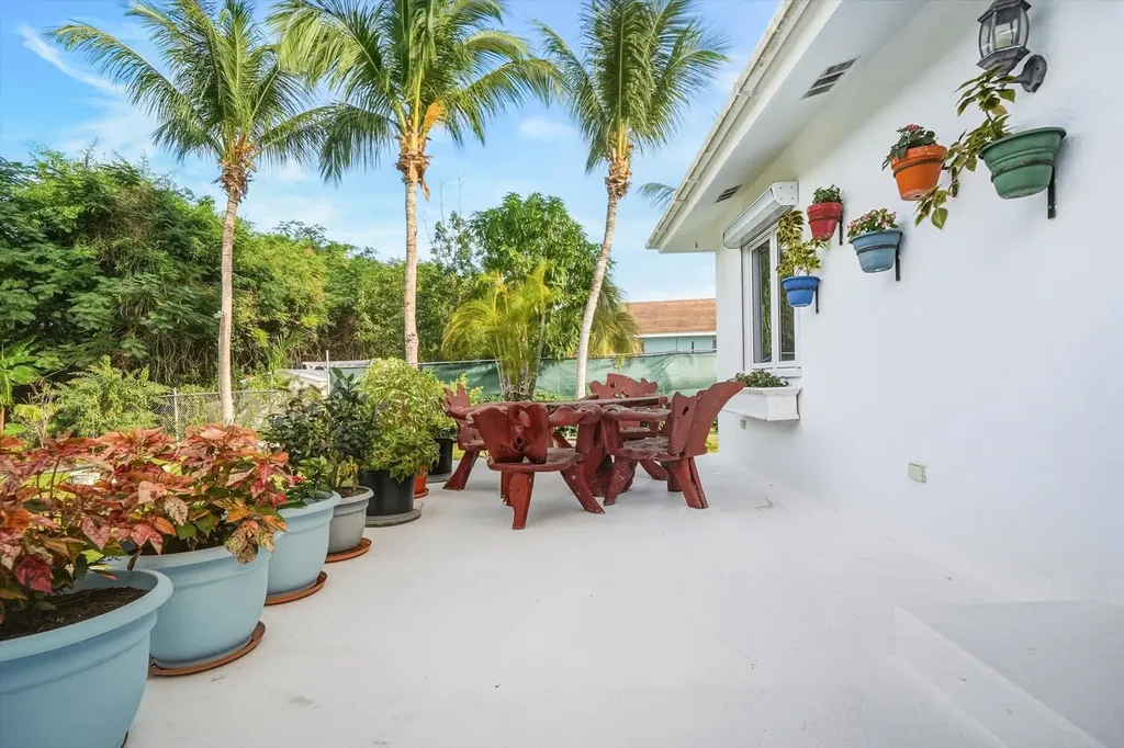 Pineseed Road 15 New Providence Paradise Island BS