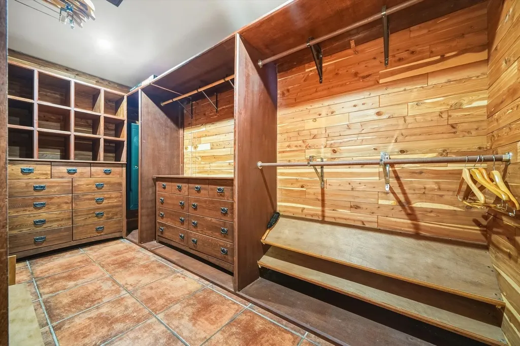 Pineseed Road 15 New Providence Paradise Island BS